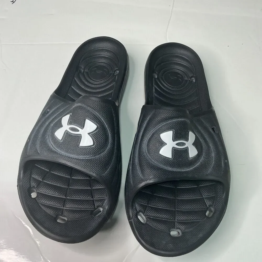 Under Armour men's solid black Locker IV slide shower sandals 9 M EUC